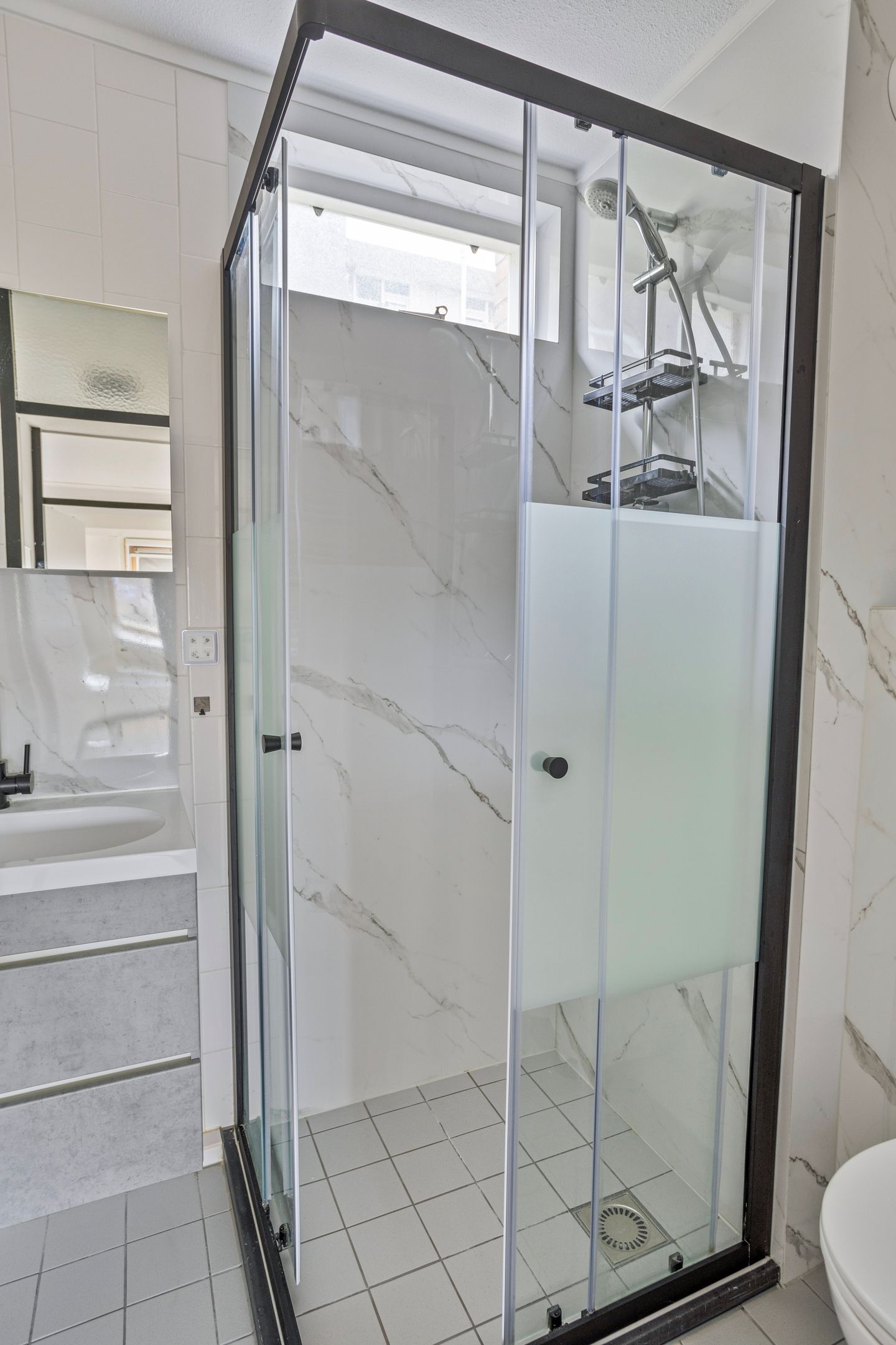 Foto 27 van Henry Moorepassage 23