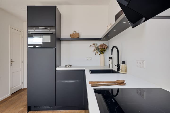 Photo 10 of Van Ostadestraat 156-4