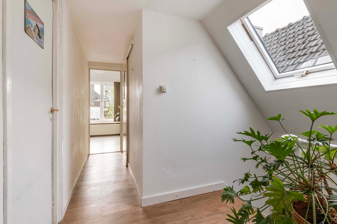 Photo 23 of van Berchenstraat 28-A