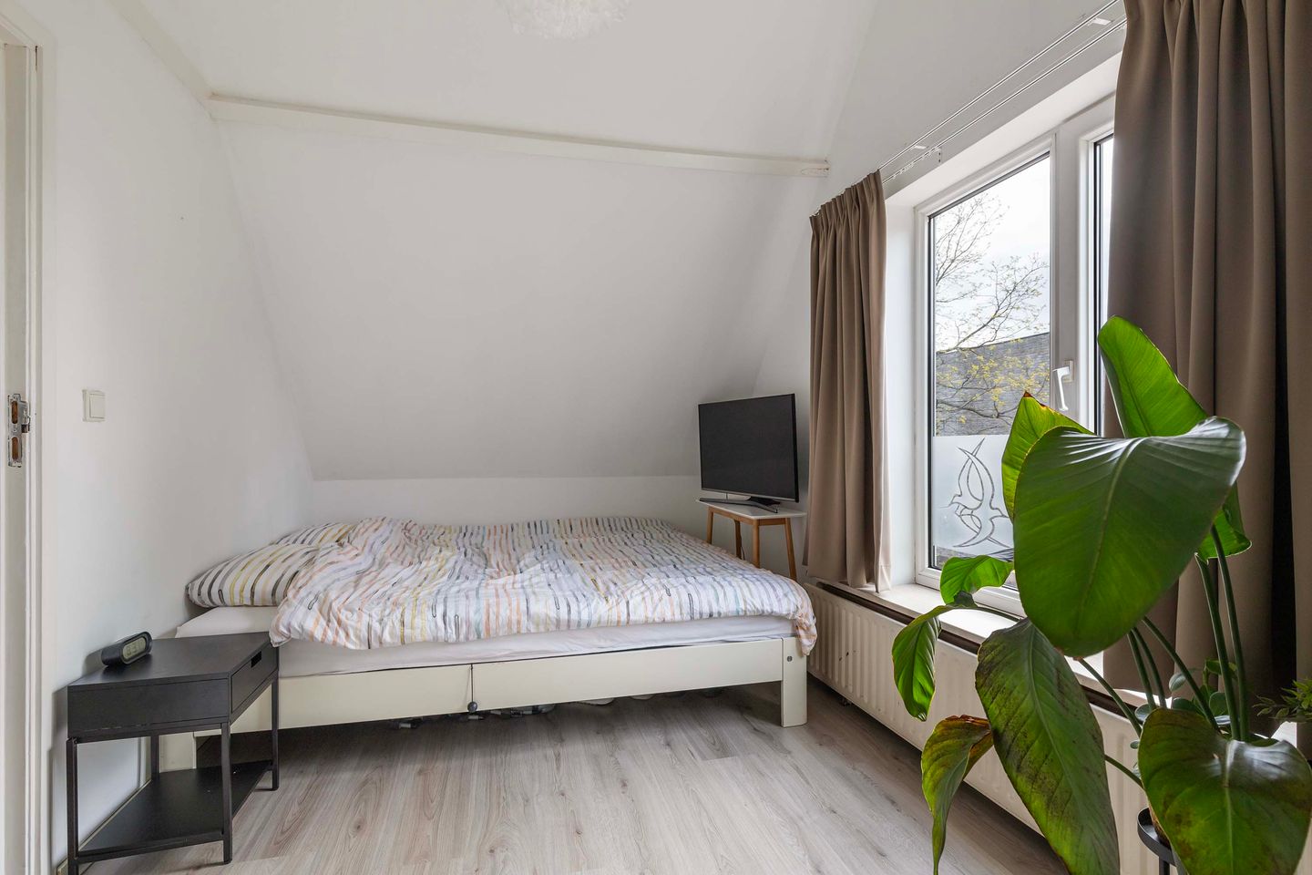 Photo 25 of van Berchenstraat 28-A