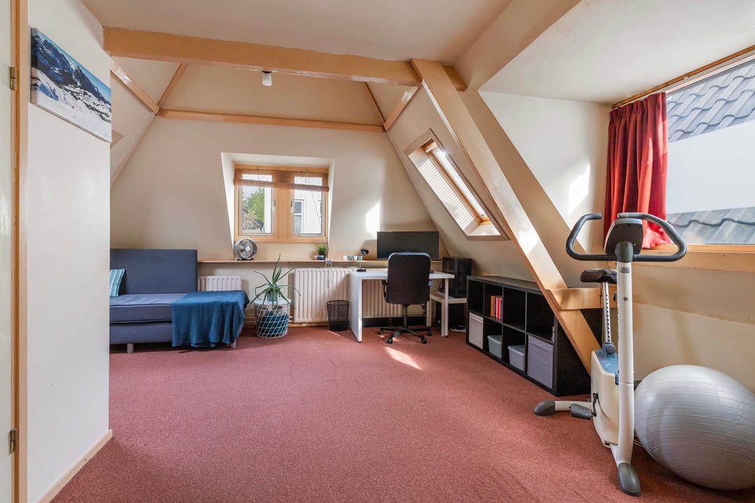 Photo 26 of van Berchenstraat 28-A