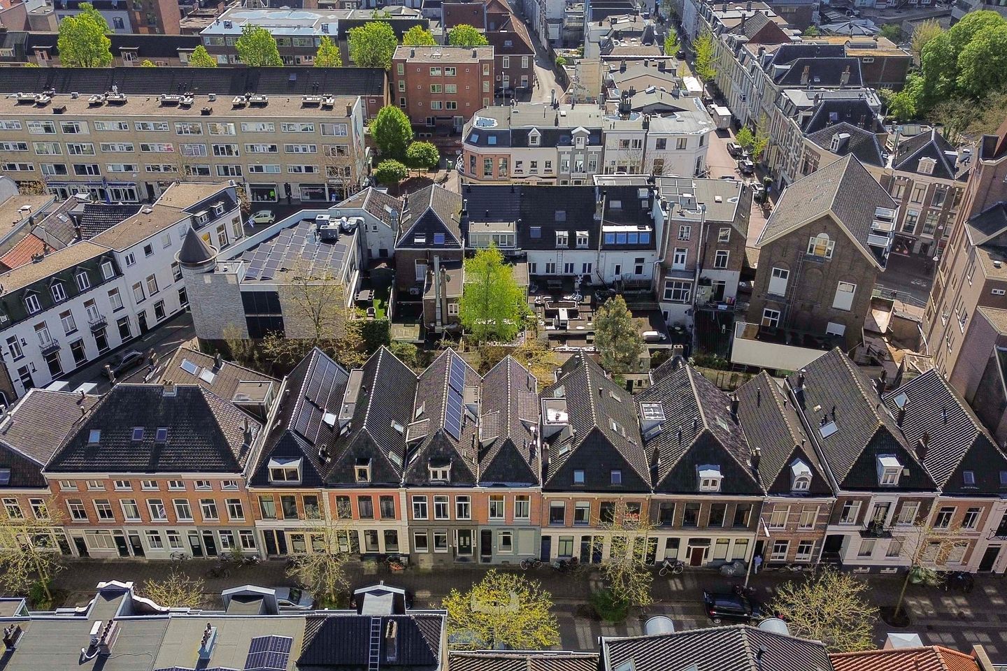 Photo 34 of van Berchenstraat 28-A