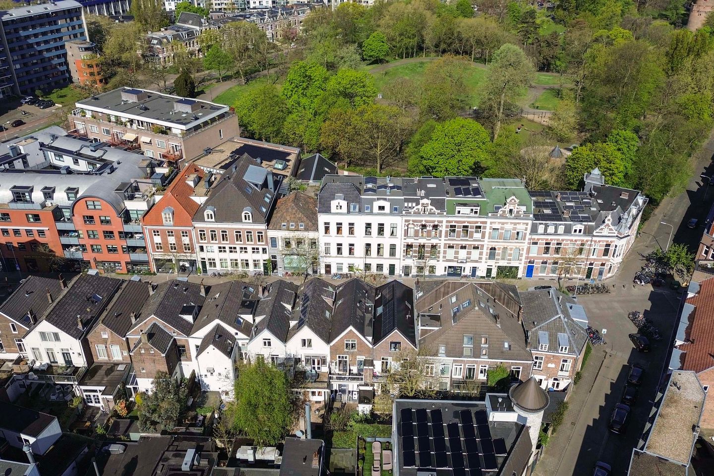 Photo 35 of van Berchenstraat 28-A