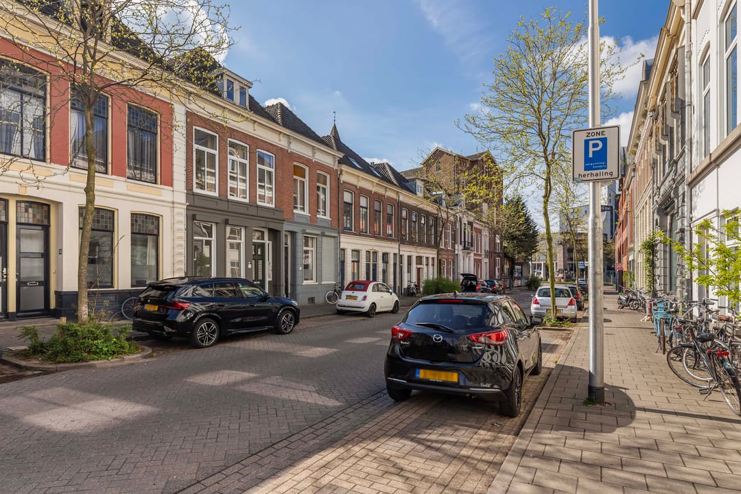 Photo 38 of van Berchenstraat 28-A