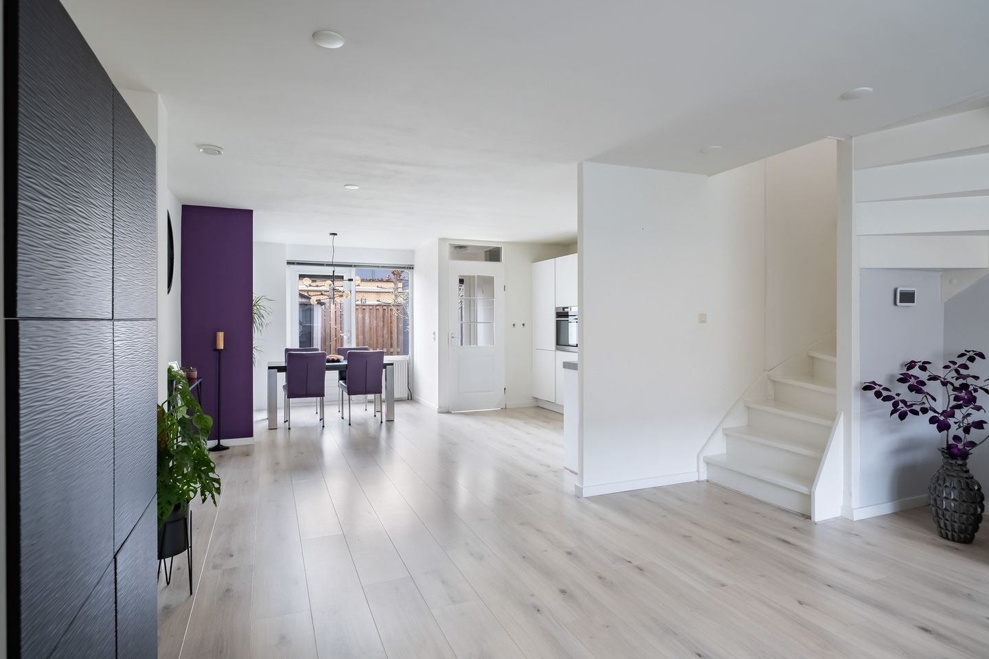 Photo 4 of Helmkruid 7