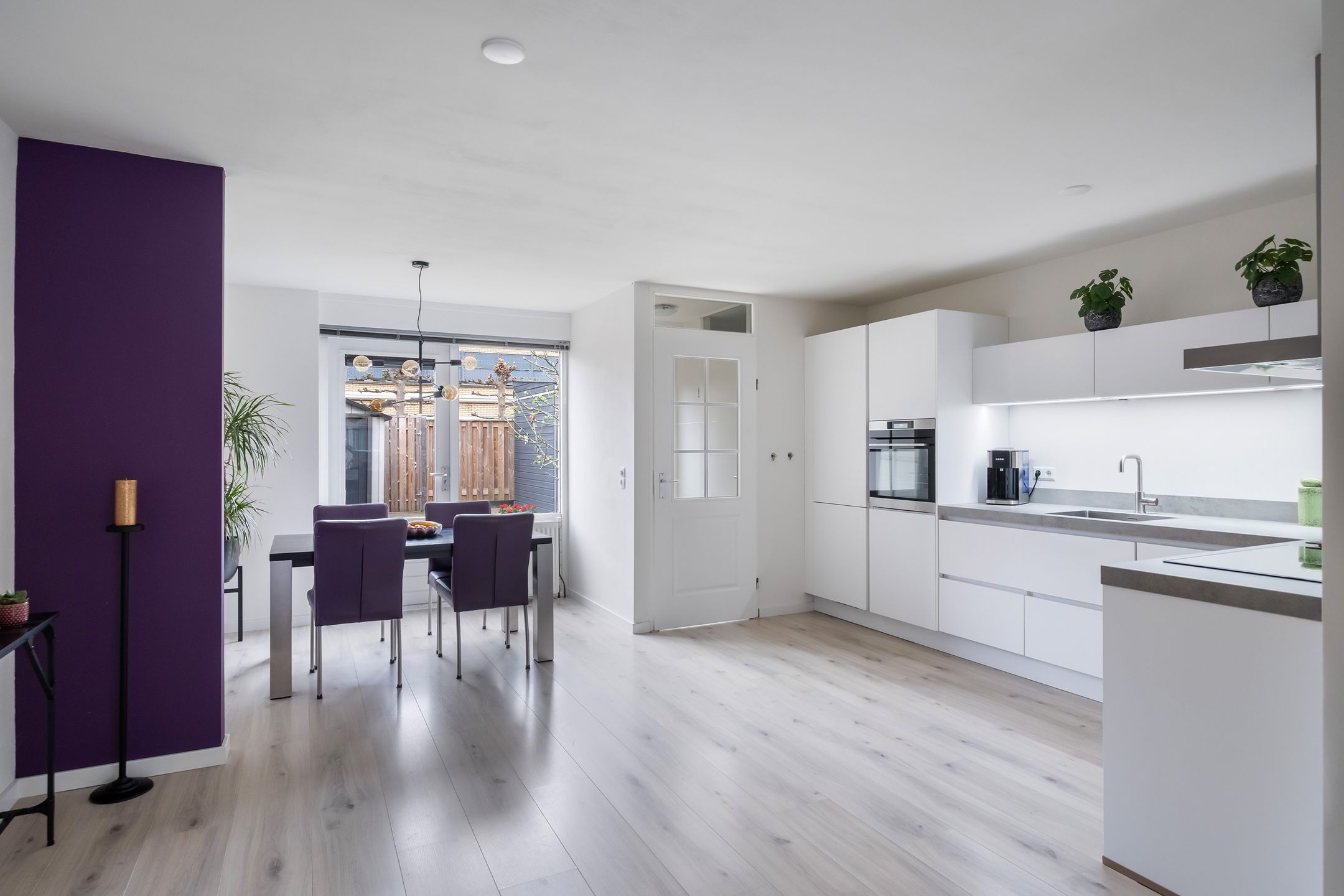 Photo 3 of Helmkruid 7