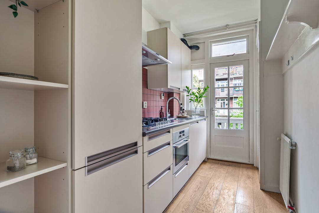 Foto 7 van Surinameplein 76-2