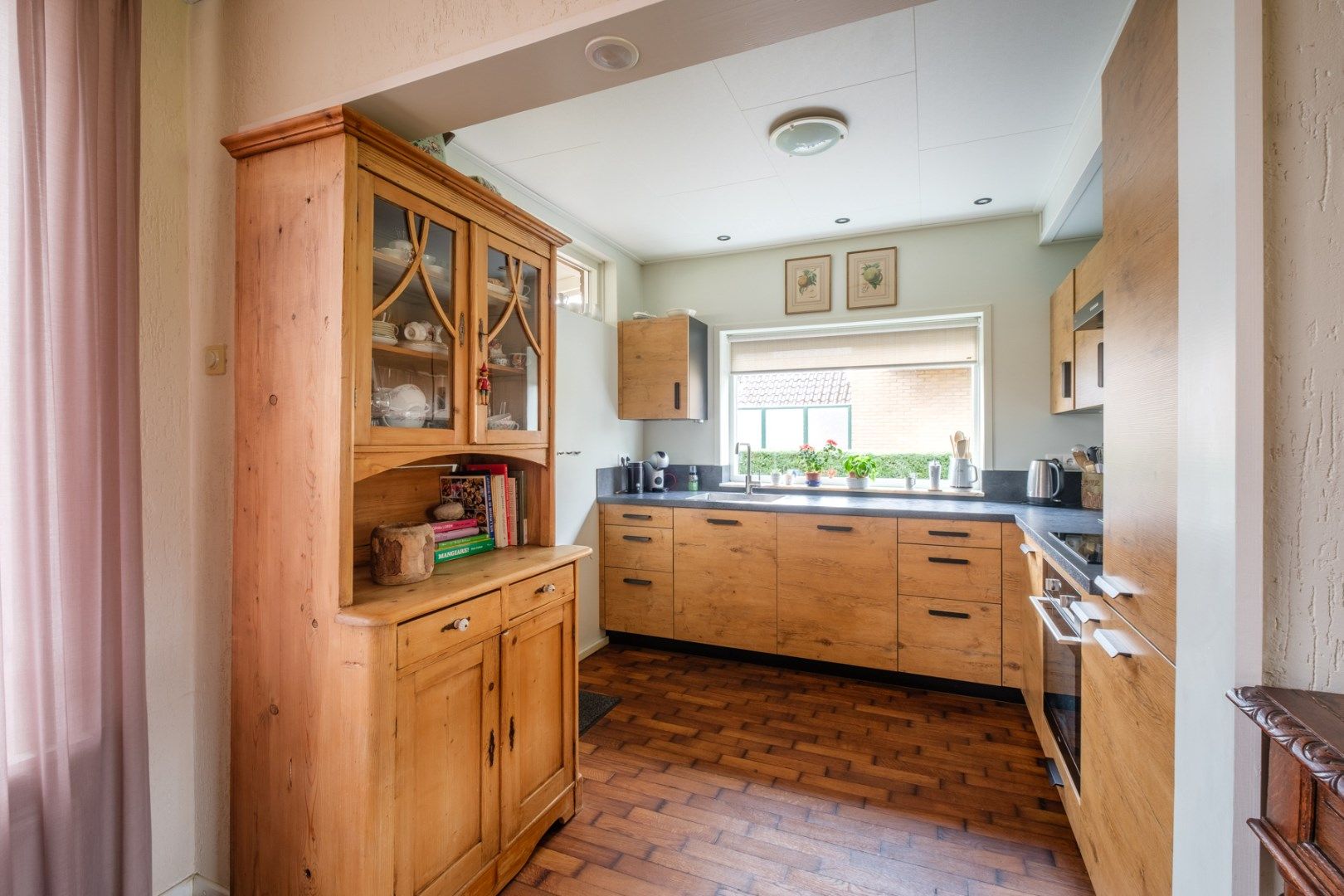 Foto 9 van Burg.van Haersoltestraat 27