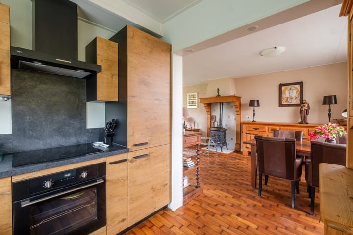 Foto 10 van Burg.van Haersoltestraat 27