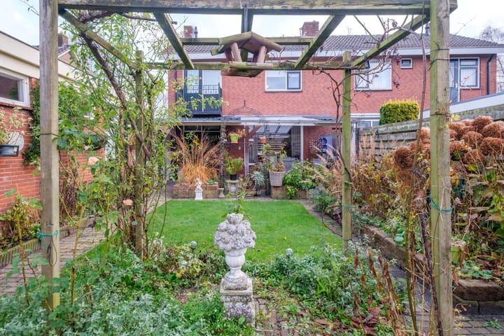 Foto 33 van Burg.van Haersoltestraat 27