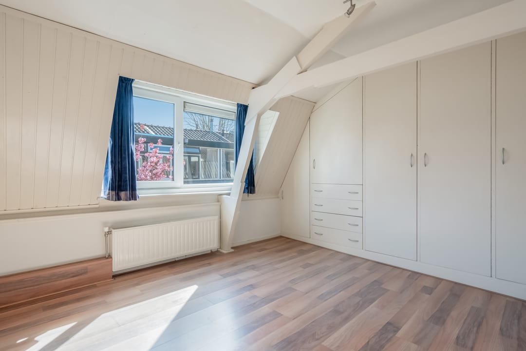 Photo 16 of Raamstraat 15