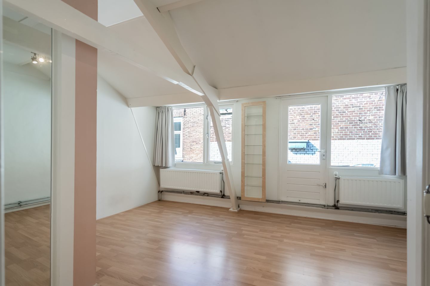 Photo 19 of Raamstraat 15