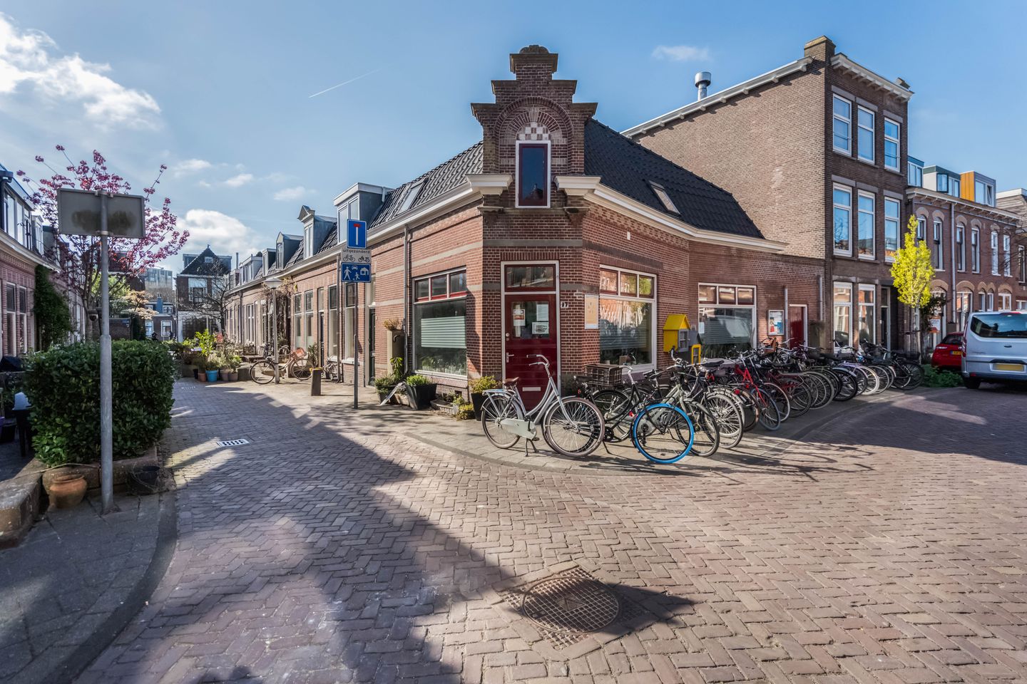 Photo 29 of Raamstraat 15