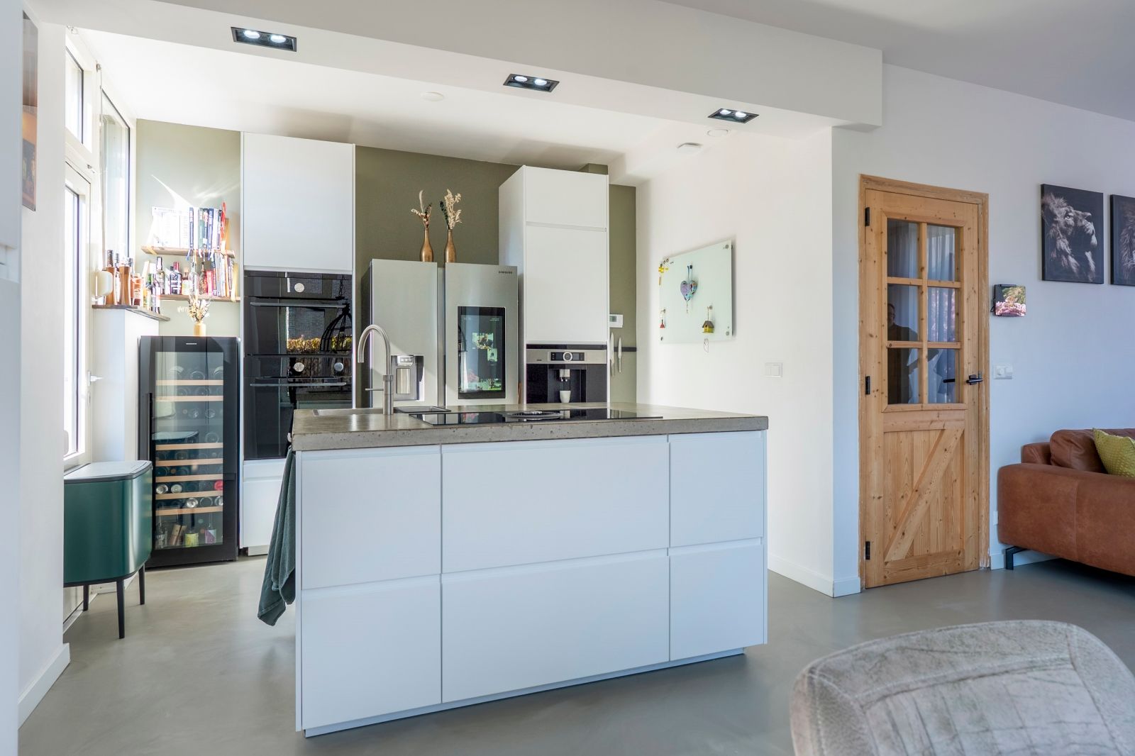 Photo 12 of Beneluxstraat 9