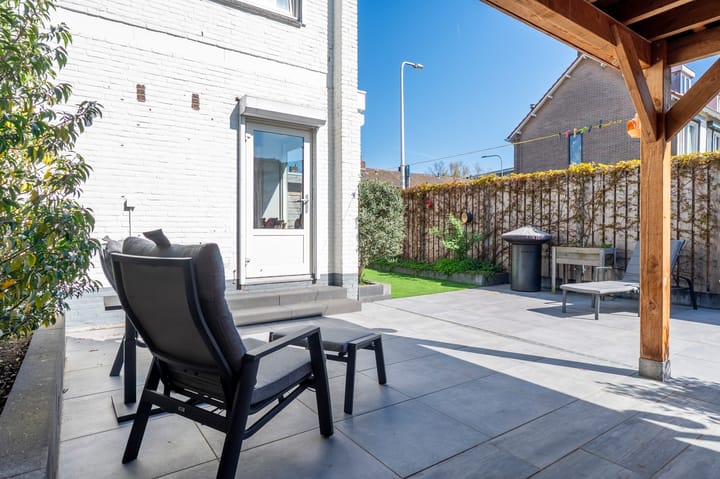 Foto 19 van Beneluxstraat 9