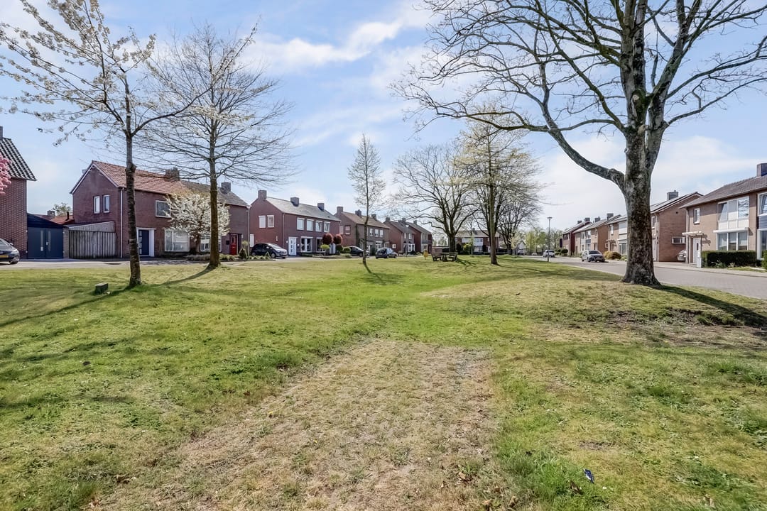 Foto 61 van Pater Willemsplantsoen 1-A