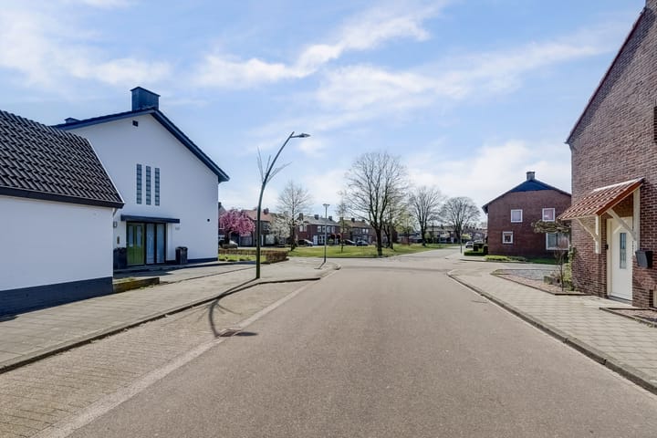 Photo 62 of Pater Willemsplantsoen 1-A