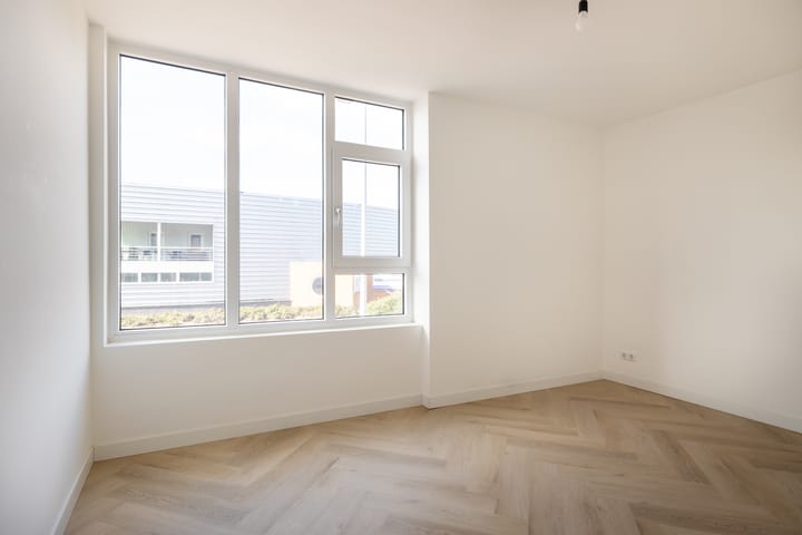 Foto 13 van Amsterdamsestraatweg 737-B