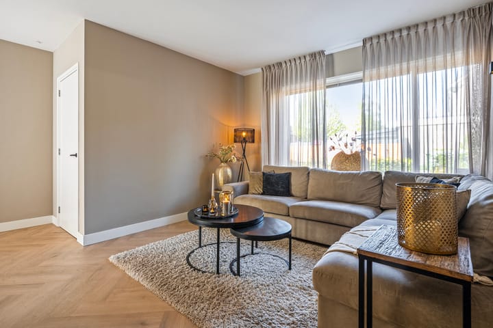 Foto 12 van Larixplein 1