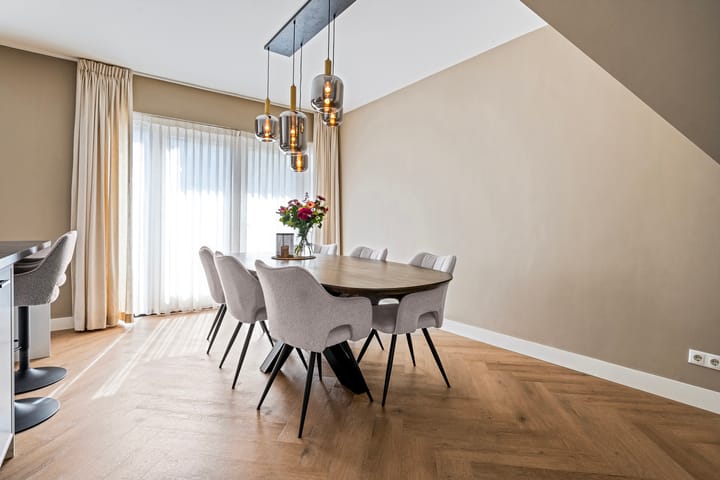 Foto 14 van Larixplein 1