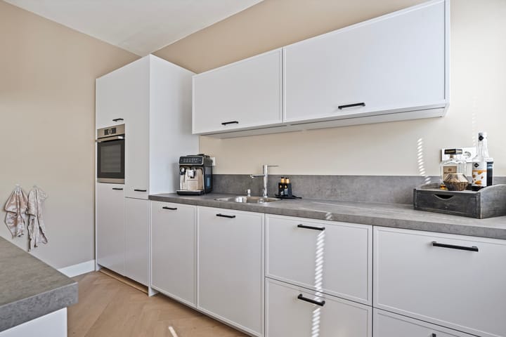 Foto 16 van Larixplein 1