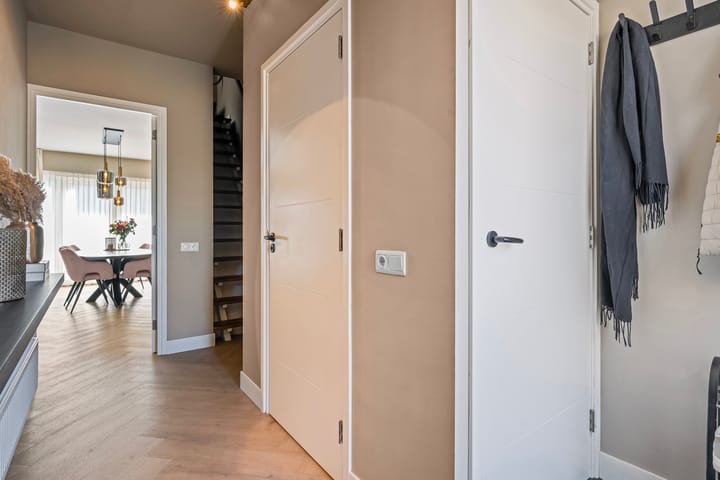 Foto 20 van Larixplein 1