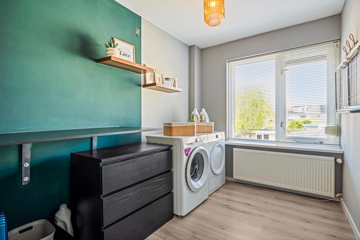 Foto 28 van Larixplein 1