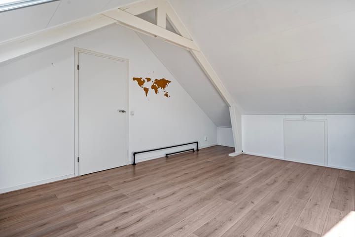 Foto 33 van Larixplein 1