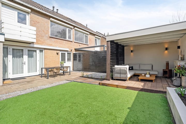 Foto 35 van Larixplein 1