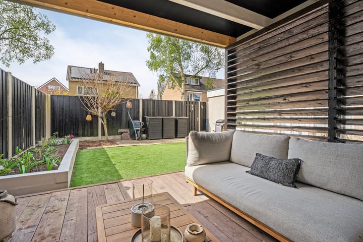 Foto 38 van Larixplein 1