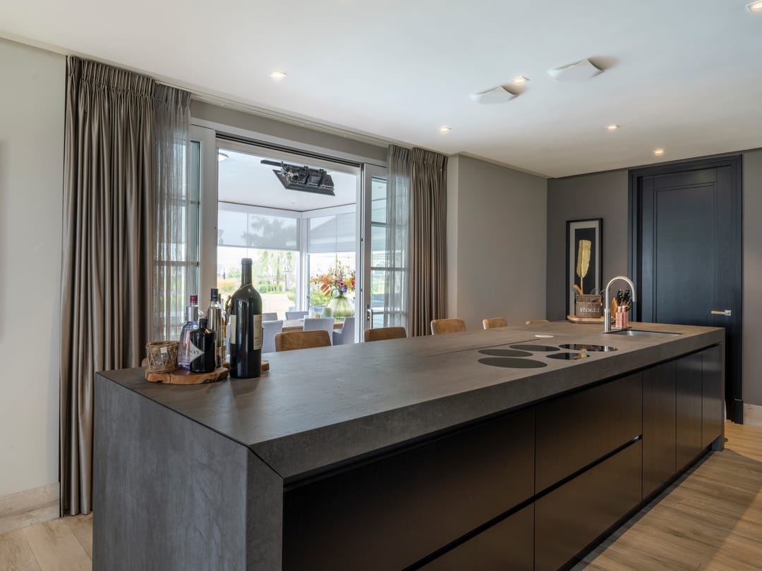 Photo 13 of Zeedijk 2-K