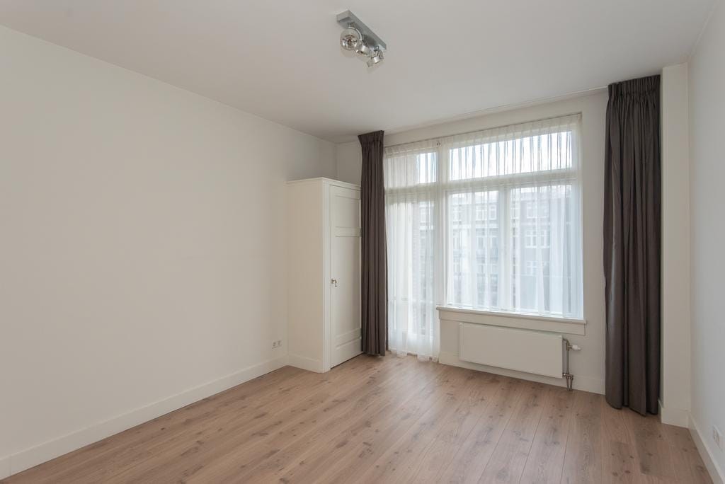 Photo 10 of Milletstraat 29-3