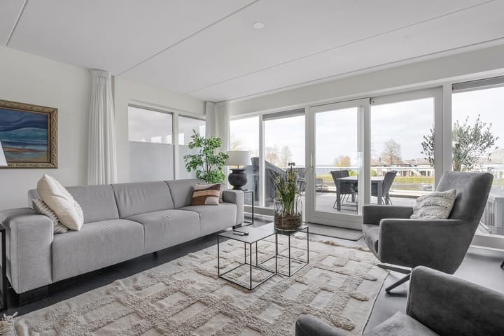 Photo 2 of Veneweg 290-001