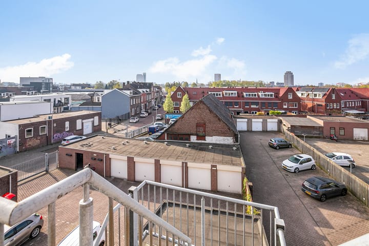 Foto 25 van Veldhovenring 34-H