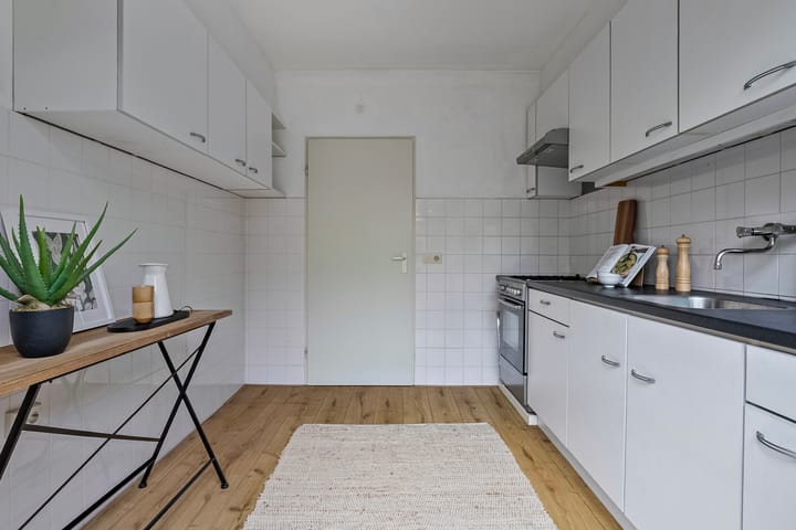 Photo 12 of Meindert Hobbemastraat 4