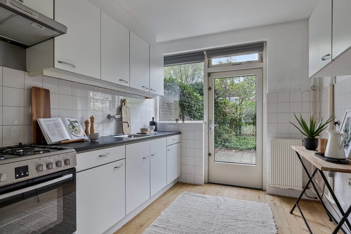 Photo 10 of Meindert Hobbemastraat 4