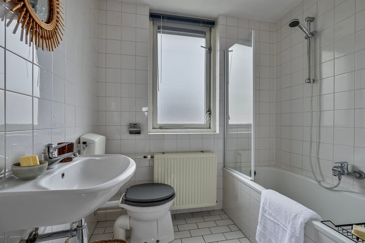 Photo 17 of Meindert Hobbemastraat 4