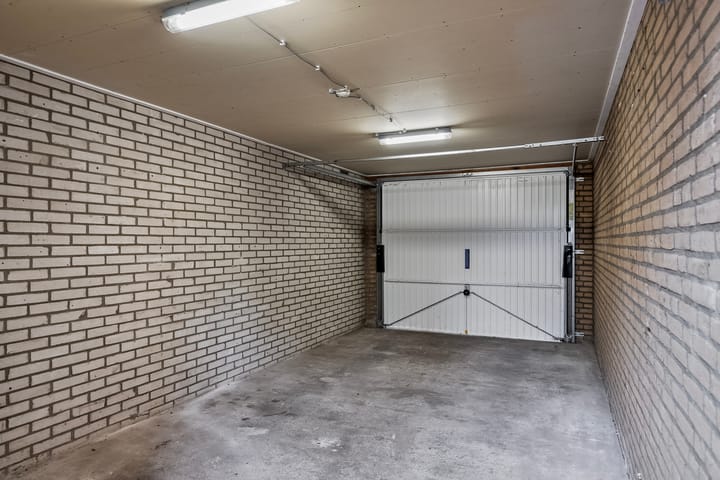 Photo 23 of Meindert Hobbemastraat 4