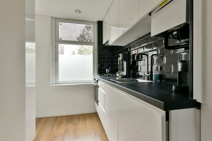 Foto 13 van Robert Scottstraat 52-2