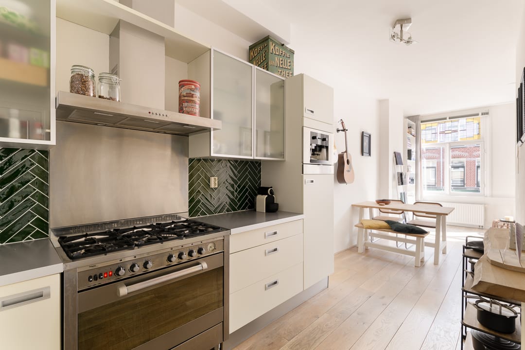 Foto 16 van Van Boetzelaerstraat 36-2