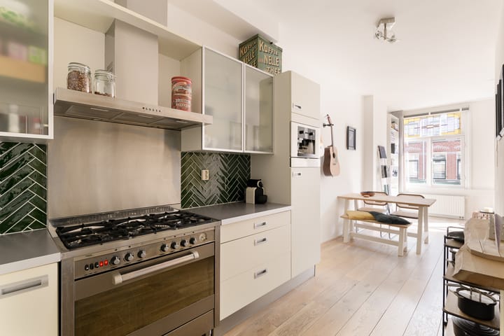 Foto 16 van Van Boetzelaerstraat 36-2