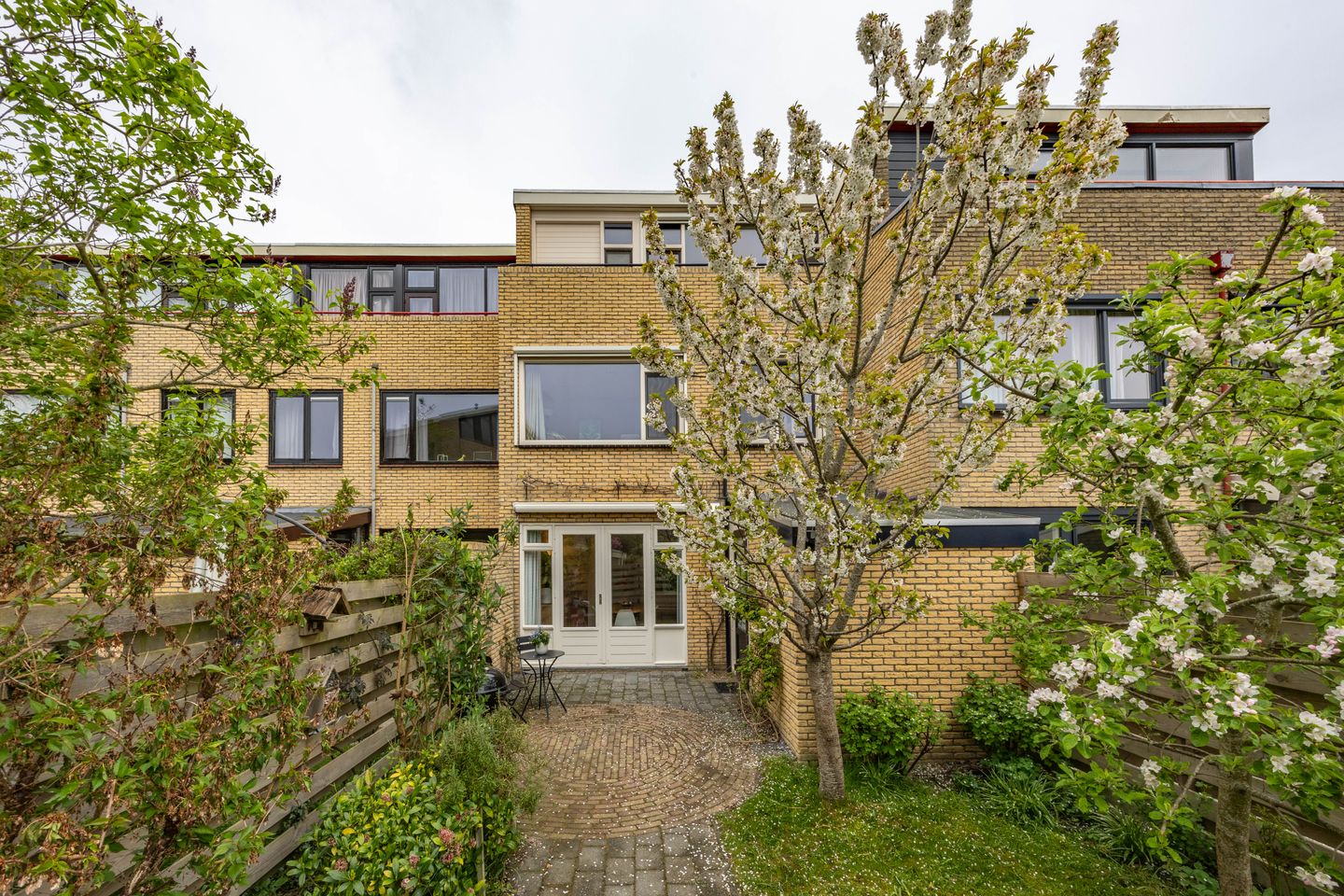 Foto 1 van Aart van der Leeuwlaan 23