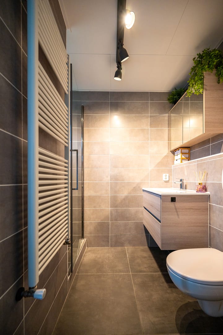 Foto 12 van Rodeschuurderwegje 11-13