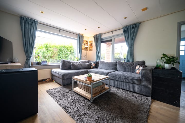 Foto 13 van Rodeschuurderwegje 11-13