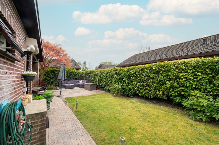 Foto 31 van Rodeschuurderwegje 11-13