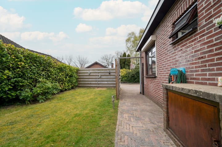 Foto 32 van Rodeschuurderwegje 11-13