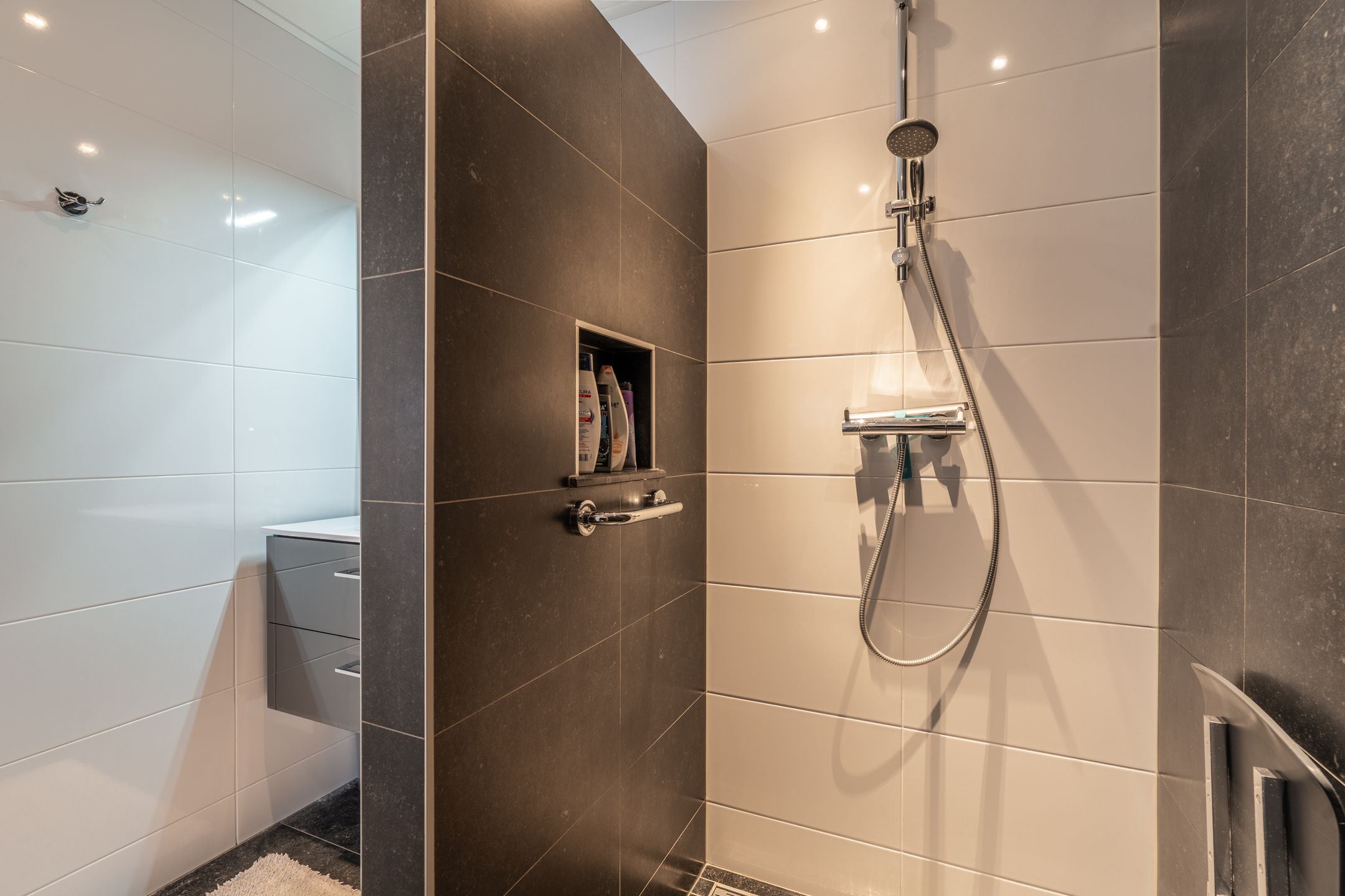 Foto 27 van Heresstraat 7