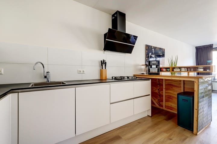 Photo 14 of Spoorstraat 49-D