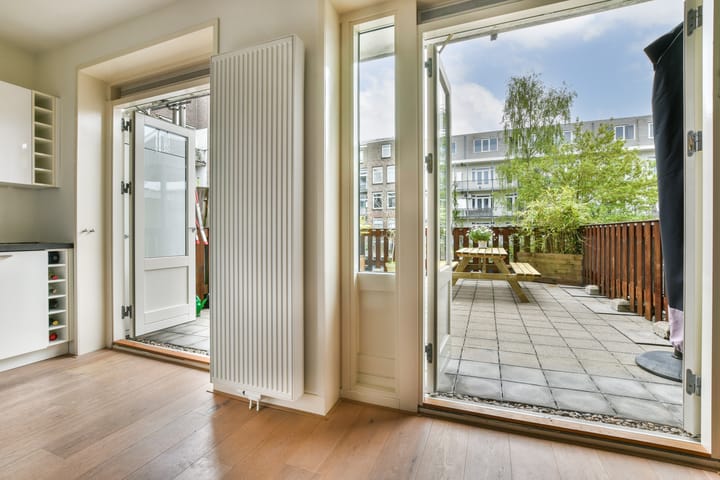 Foto 6 van Jan van Riebeekstraat 9-1