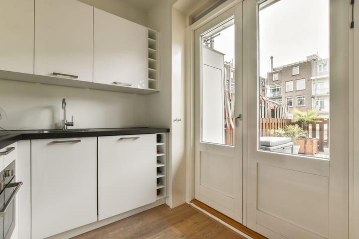 Foto 17 van Jan van Riebeekstraat 9-1